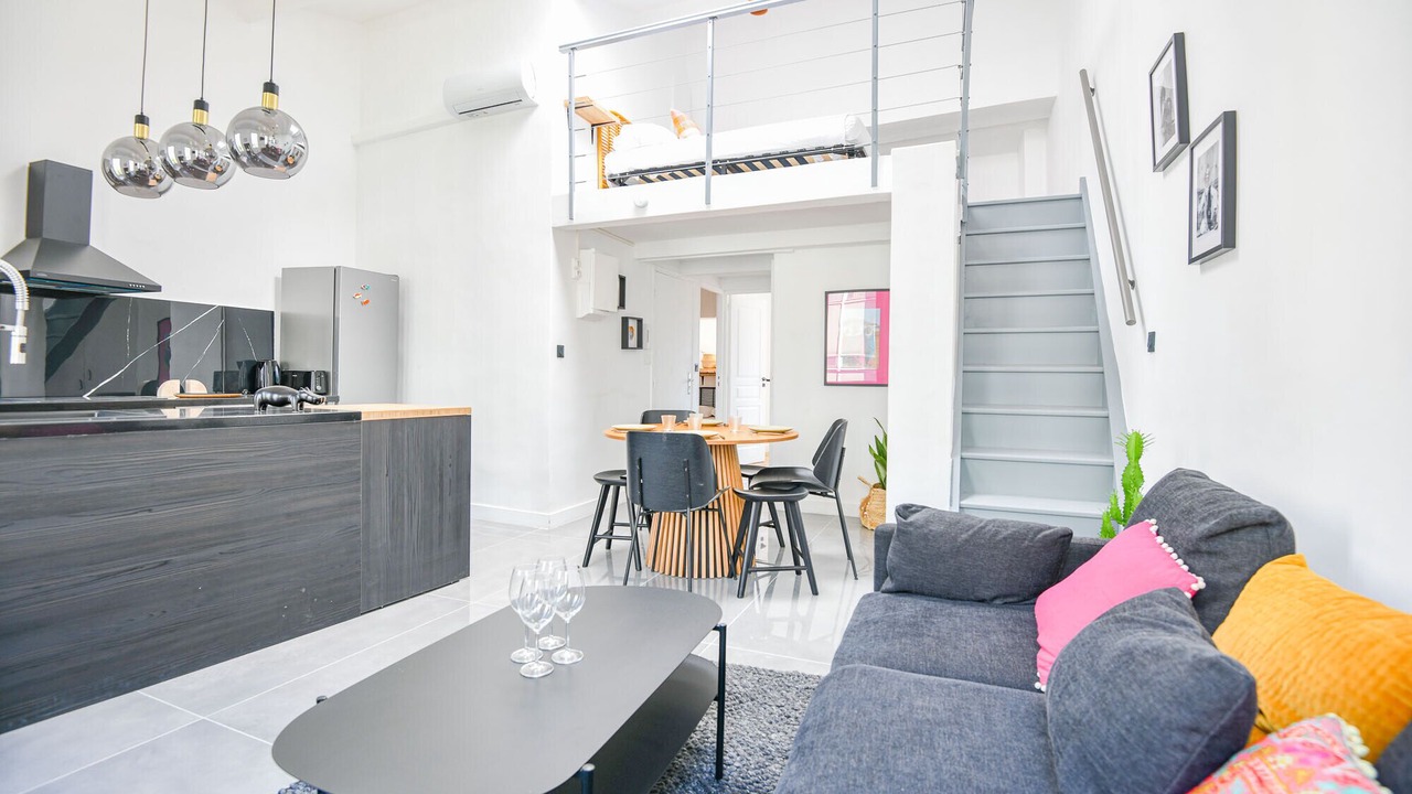 Photo of Livingroom in 1st Arrondissement