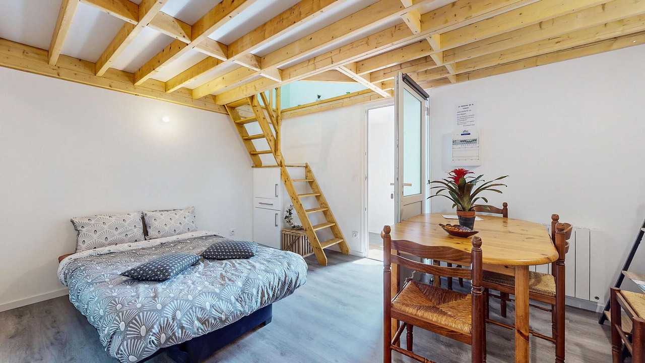 Photo of Bedroom in Neuilly-le-Vendin