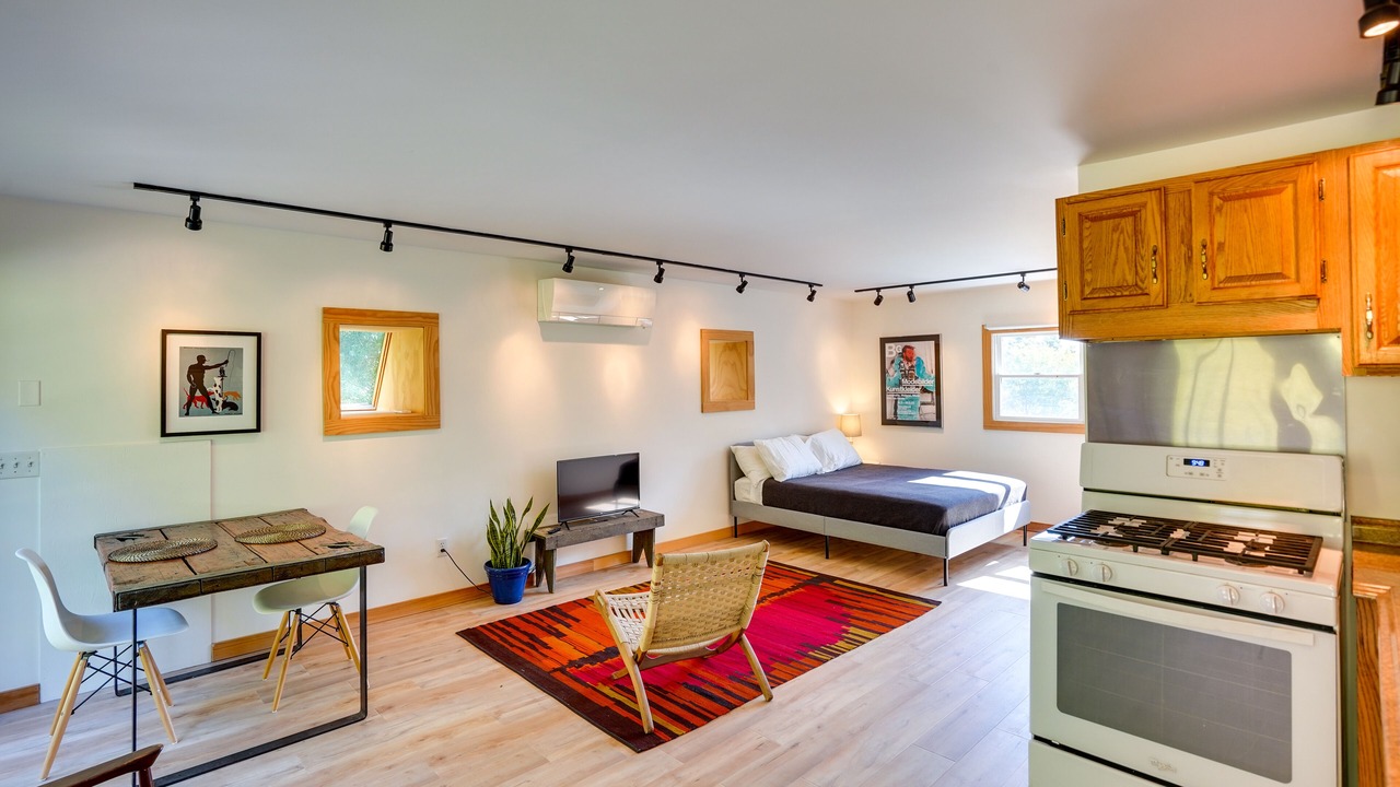 Photo of Others in Hollowville