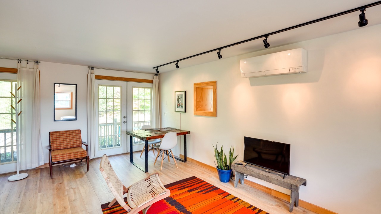 Photo of Livingroom in Hollowville