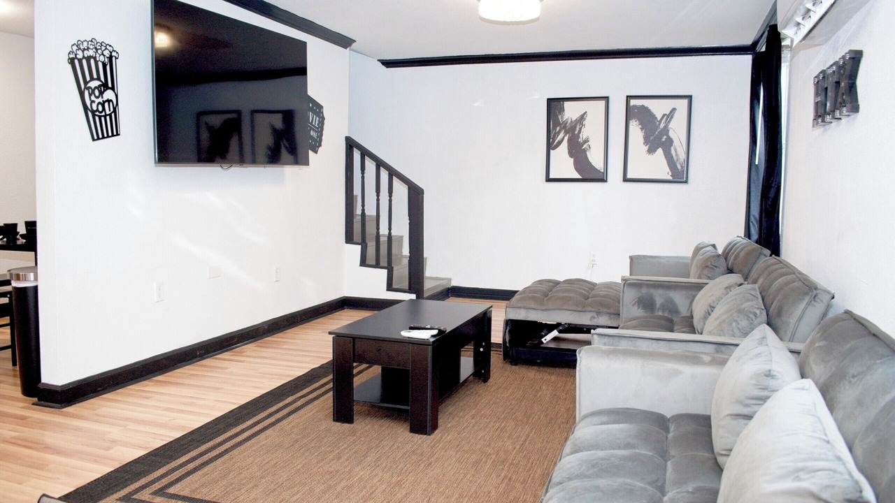 Photo of Livingroom in Southeast Houston