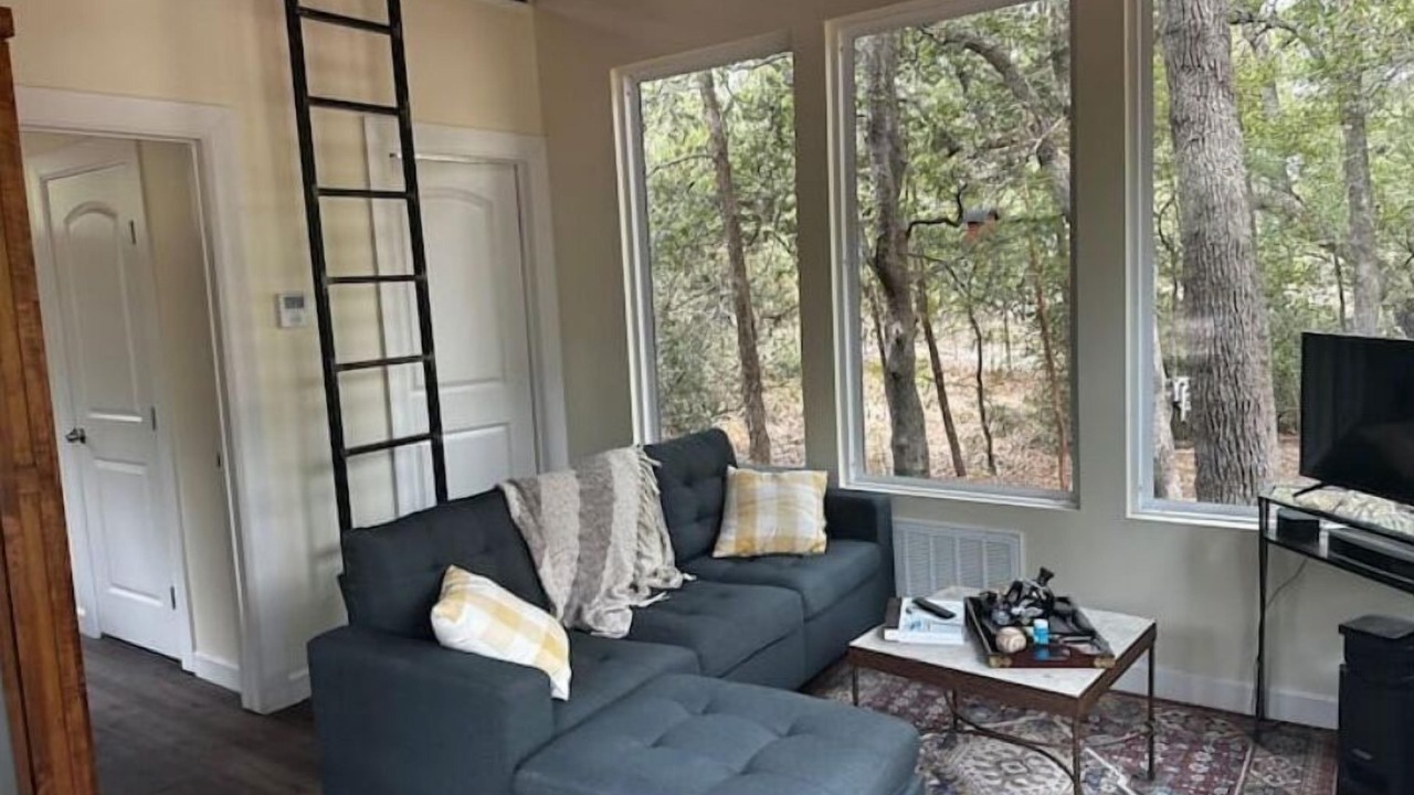 Photo of Livingroom in Cedar Creek