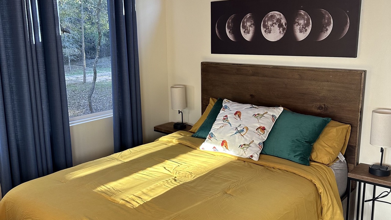 Photo of Bedroom in Cedar Creek