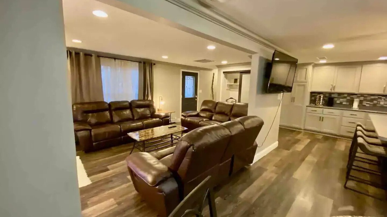 Photo of Livingroom in New Haven