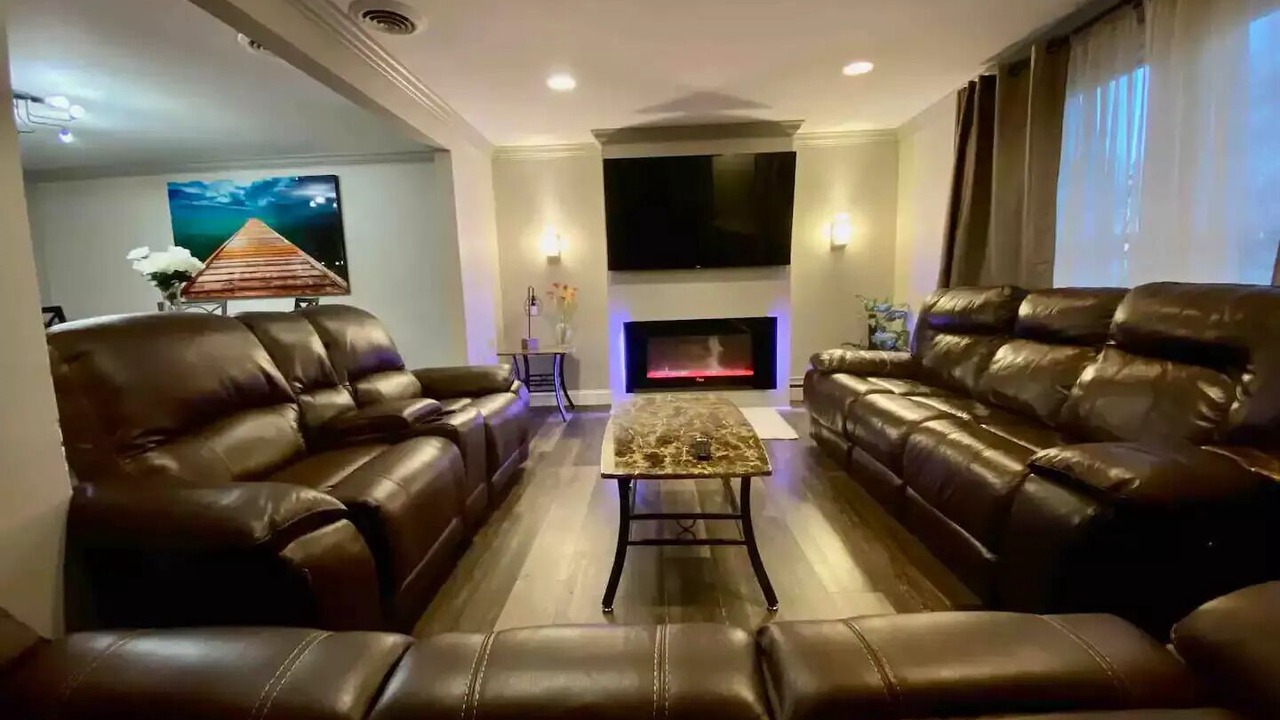 Photo of Livingroom in New Haven