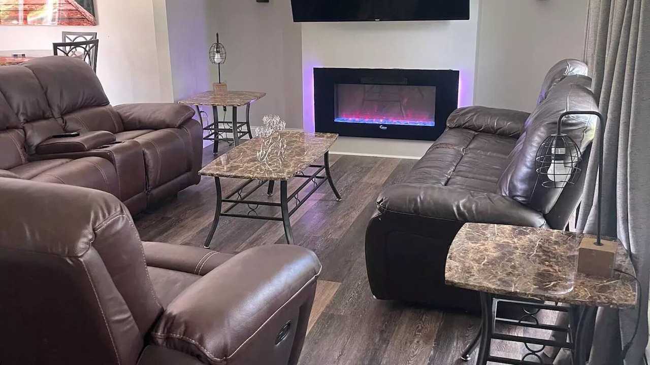 Photo of Livingroom in New Haven