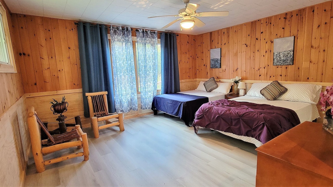 Photo of Bedroom in Bracebridge