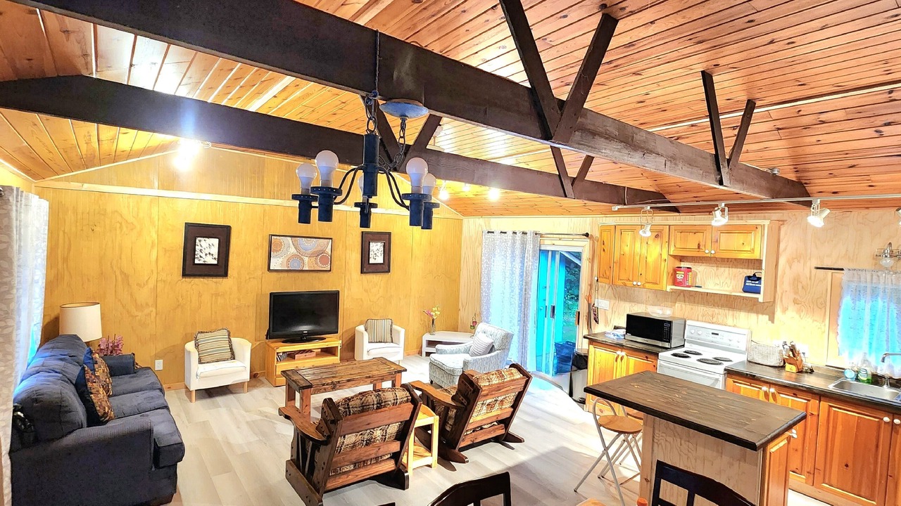 Photo of Livingroom in Bracebridge