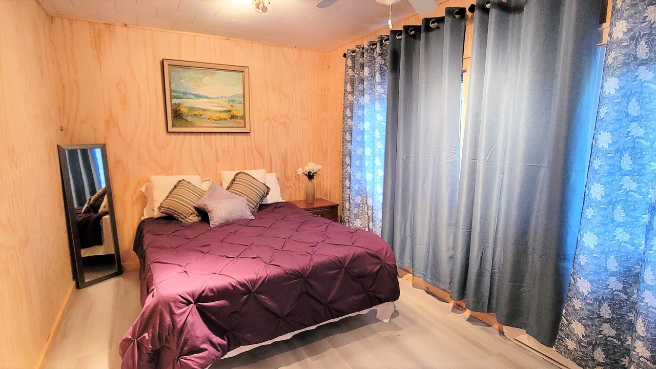 Photo of Bedroom in Bracebridge