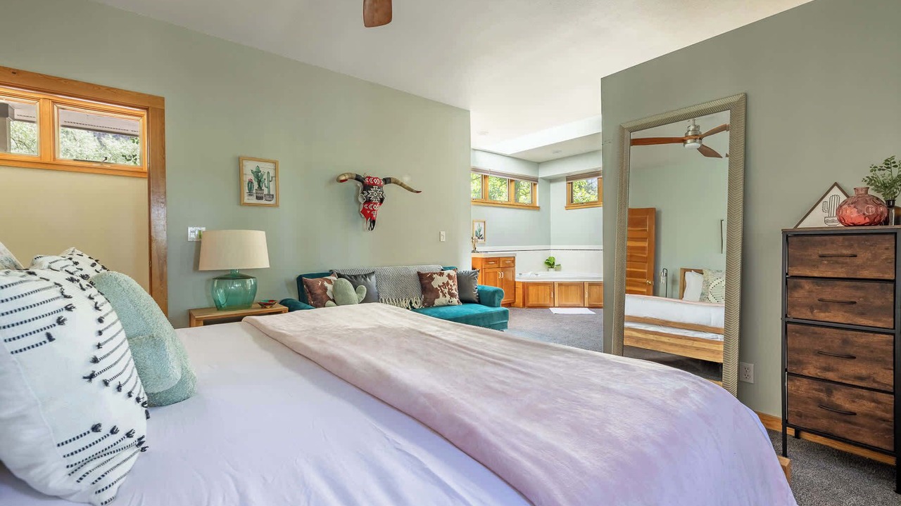 Photo of Bedroom in Shadow Mountain