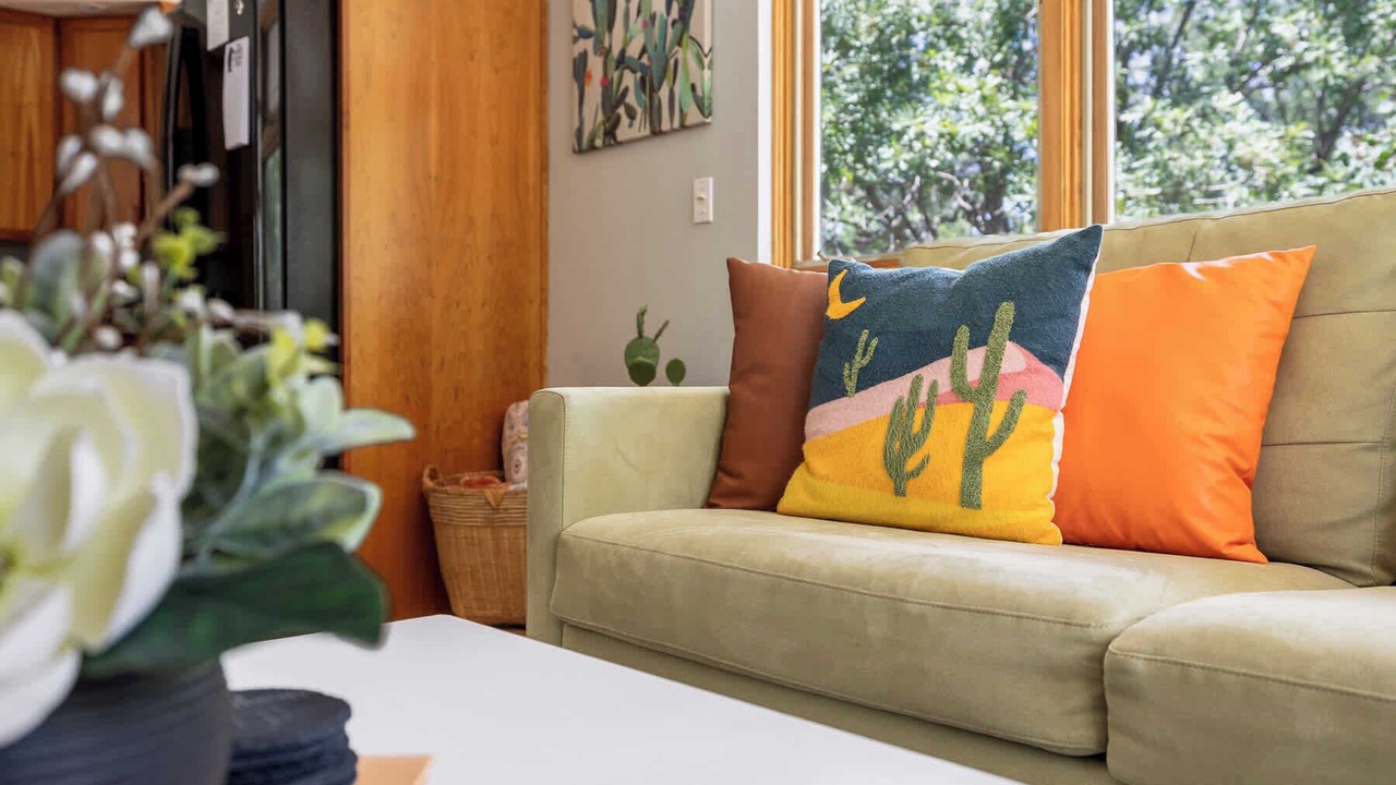 Photo of Livingroom in Shadow Mountain