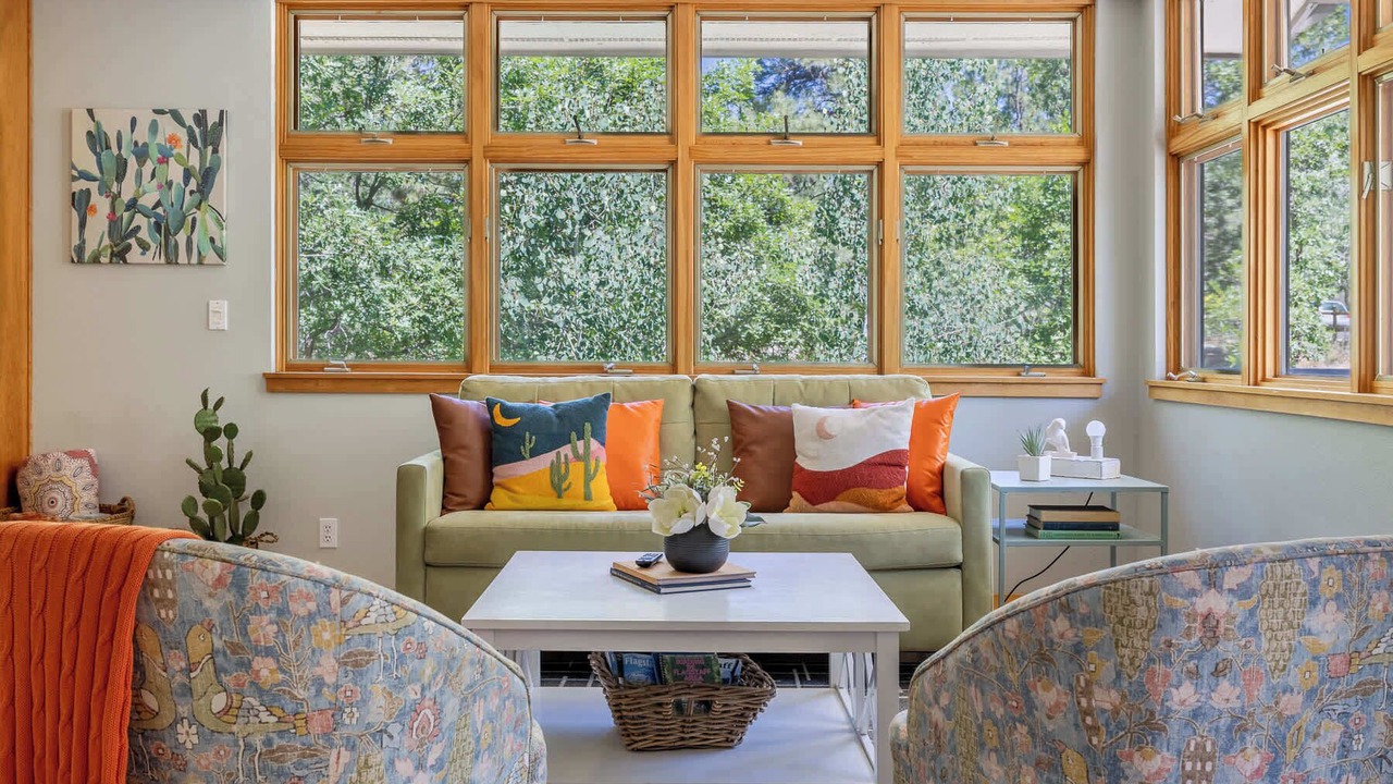 Photo of Livingroom in Shadow Mountain