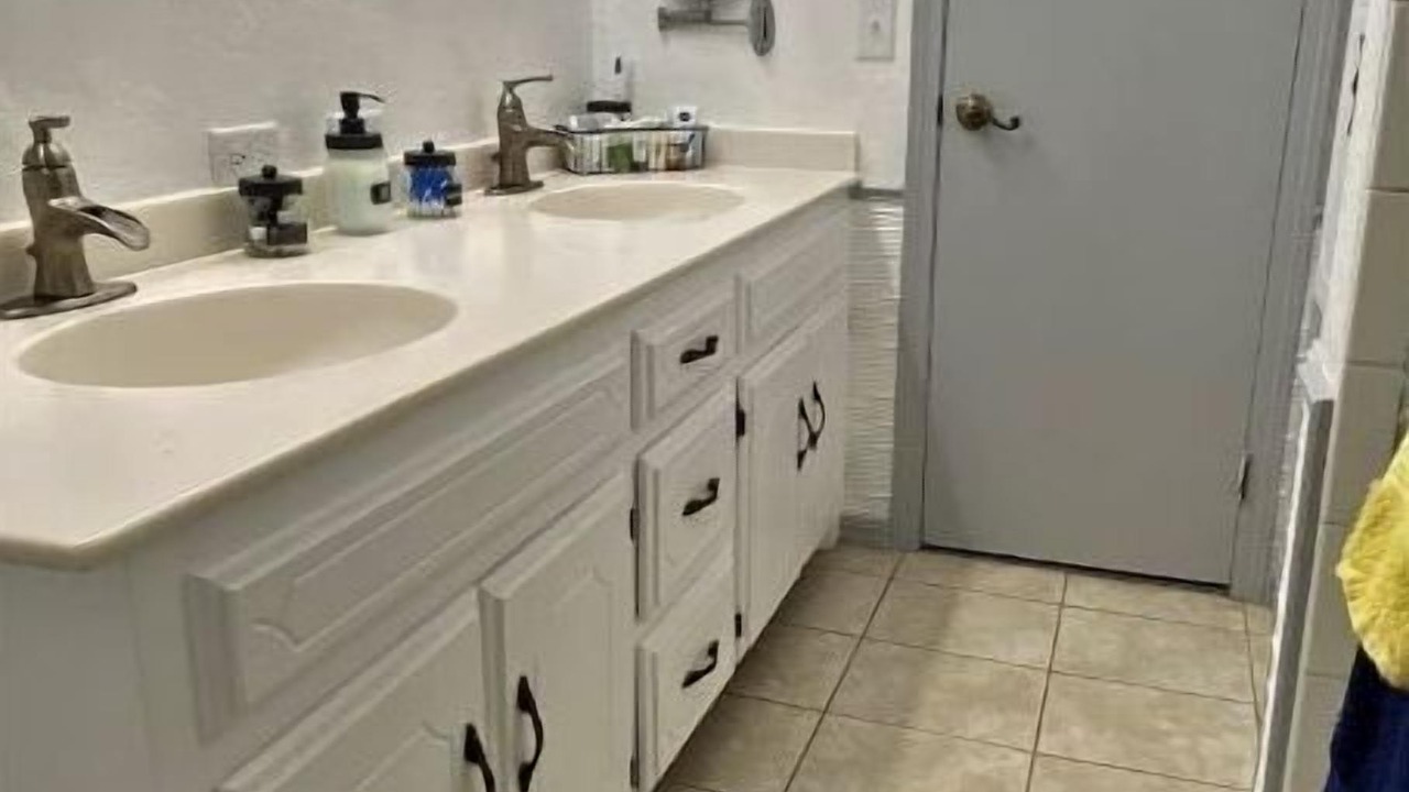 Photo of Bathroom in Lincoln County