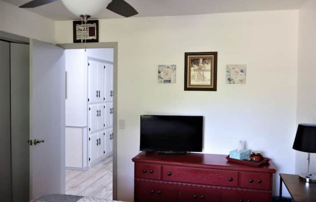 Photo of Bedroom in Lincoln County