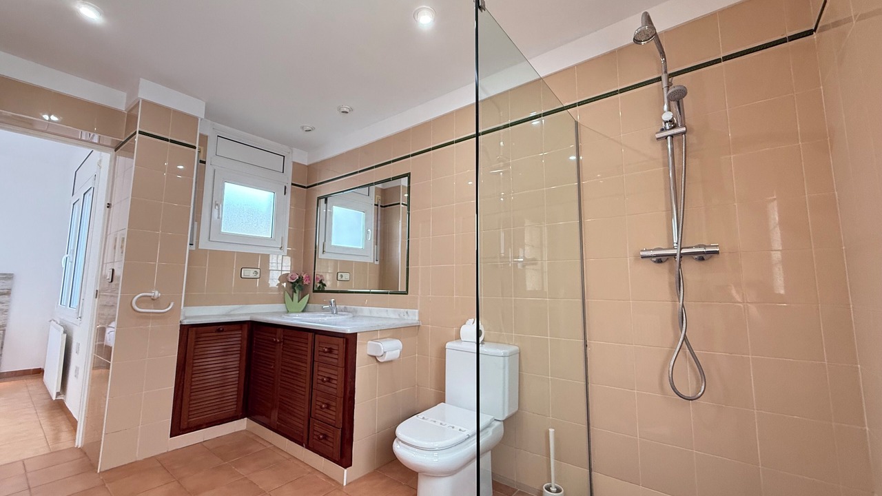 Photo of Bathroom in Roses Town Center