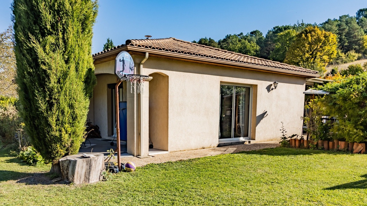 Photo of Outdoor in Montrem