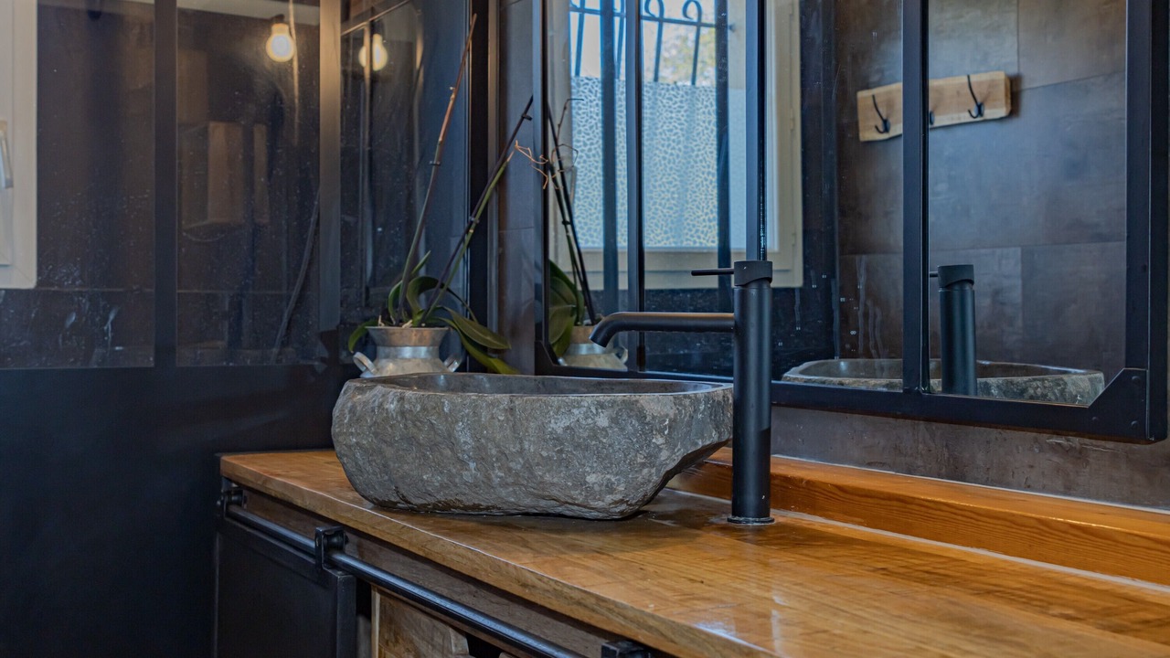 Photo of Bathroom in Montrem