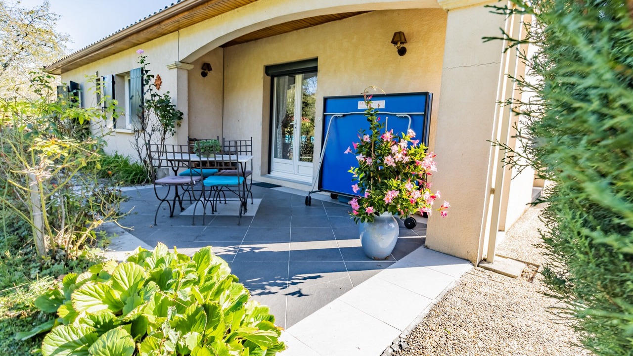 Photo of Outdoor in Montrem