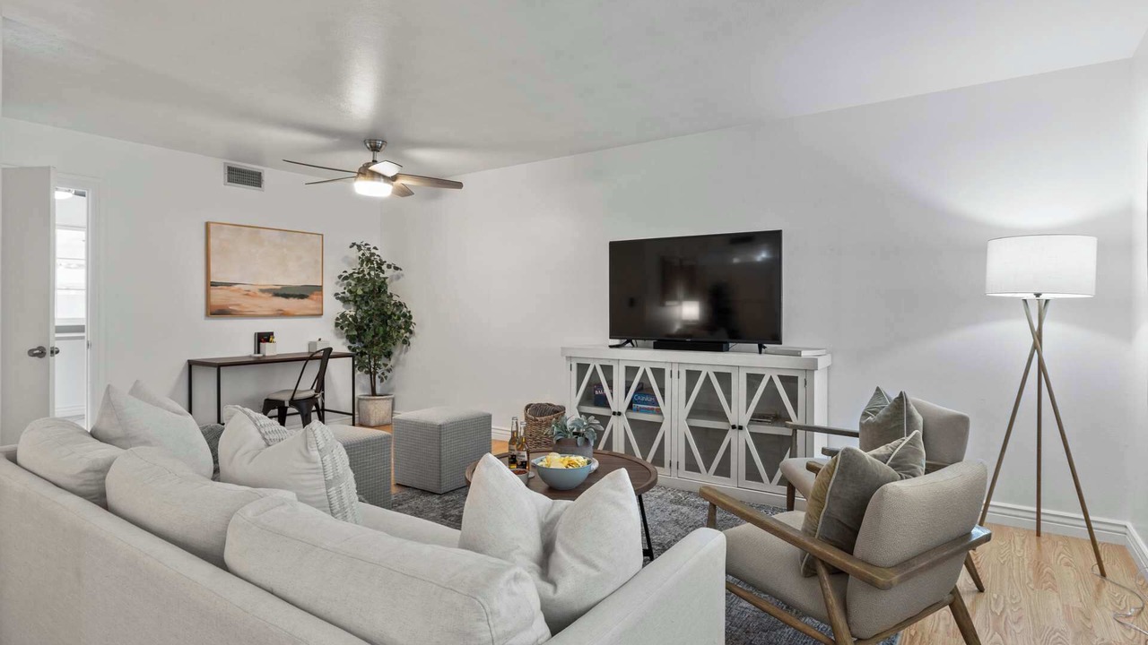 Photo of Livingroom in Melrose Paradise