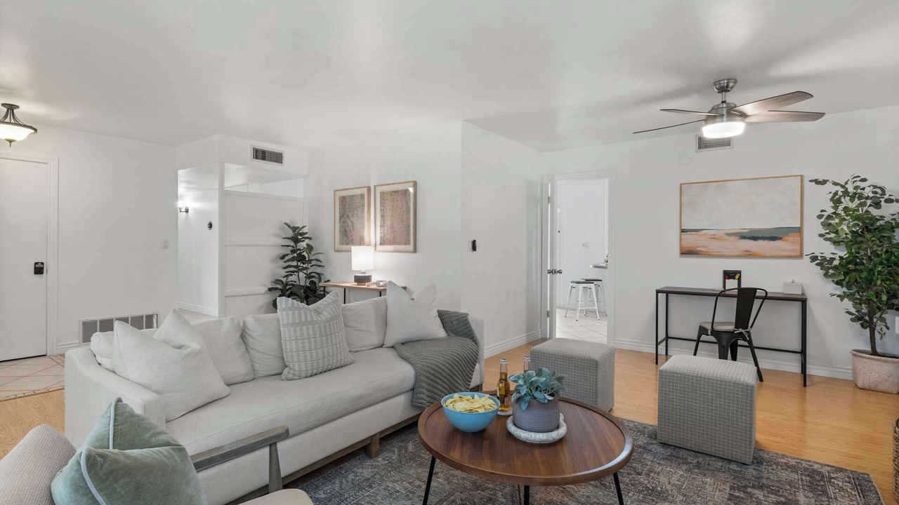 Photo of Livingroom in Melrose Paradise