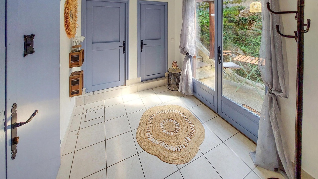 Photo of Others in Aste