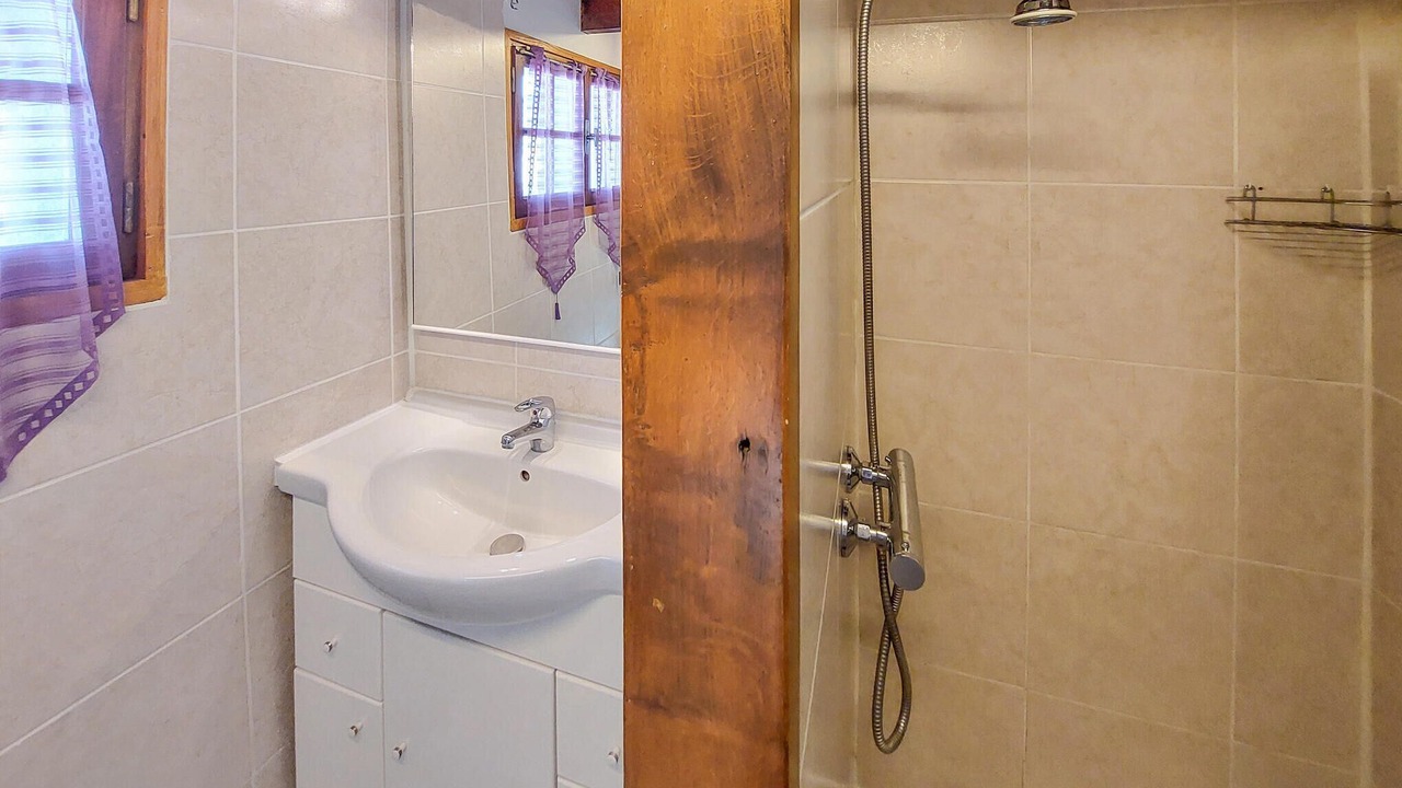 Photo of Bathroom in Aste