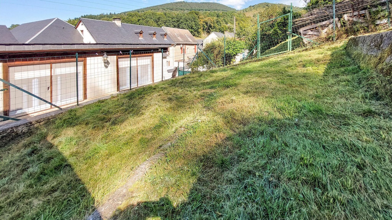 Photo of Others in Aste