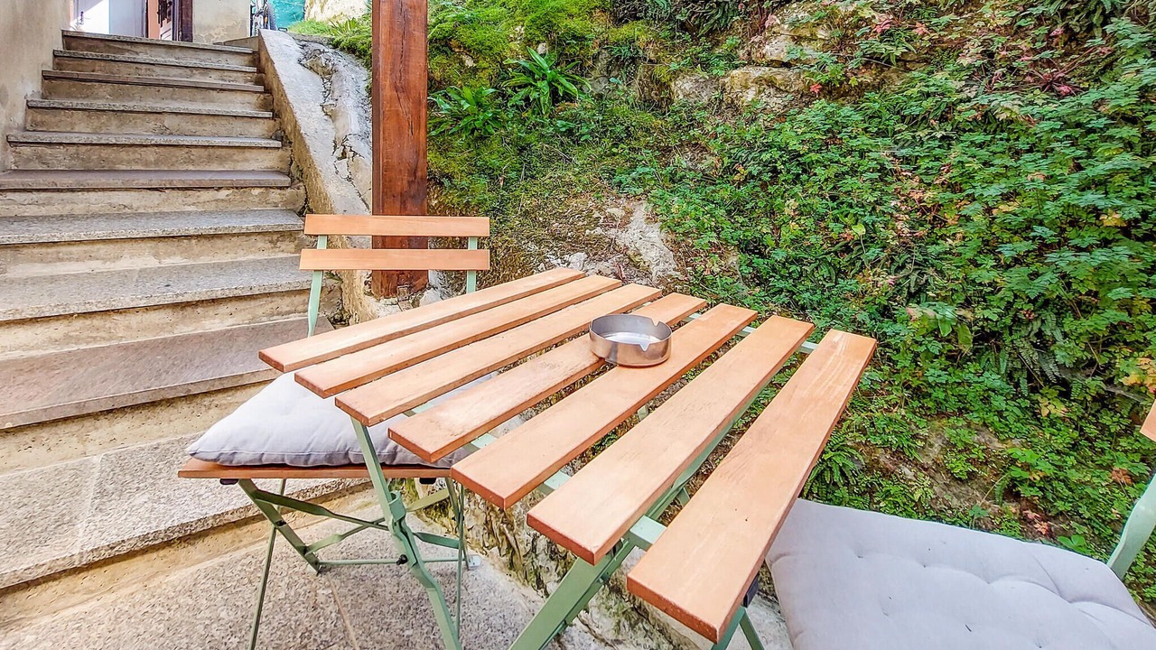 Photo of Others in Aste