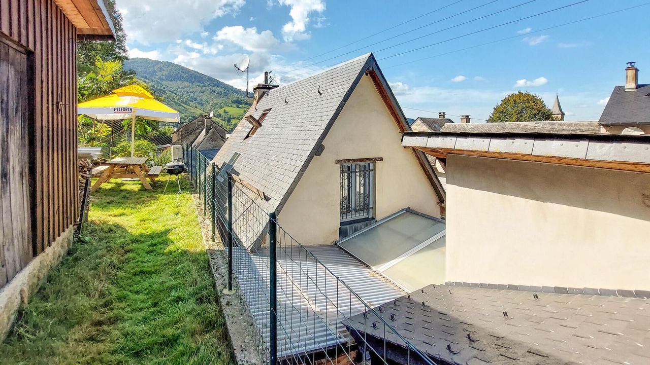 Photo of Others in Aste