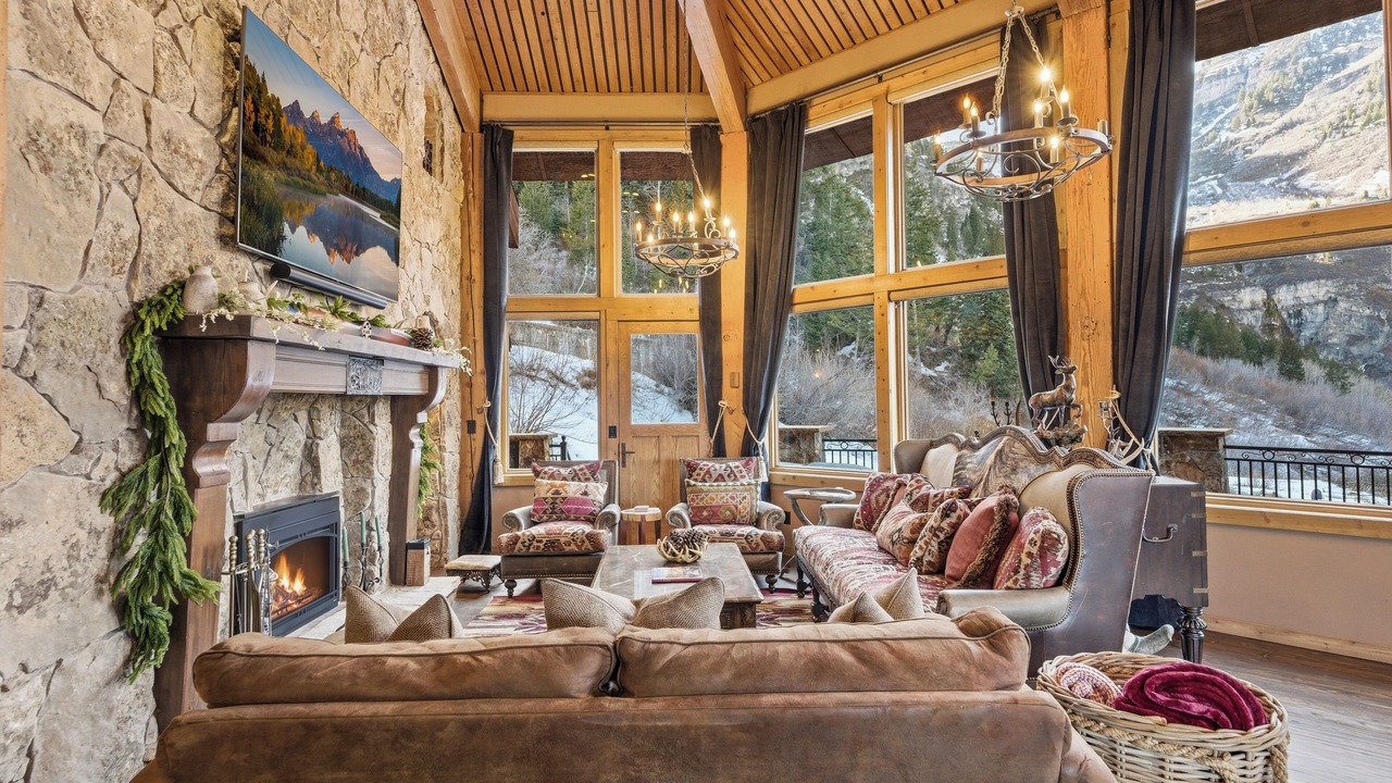 Photo of Livingroom in Sundance