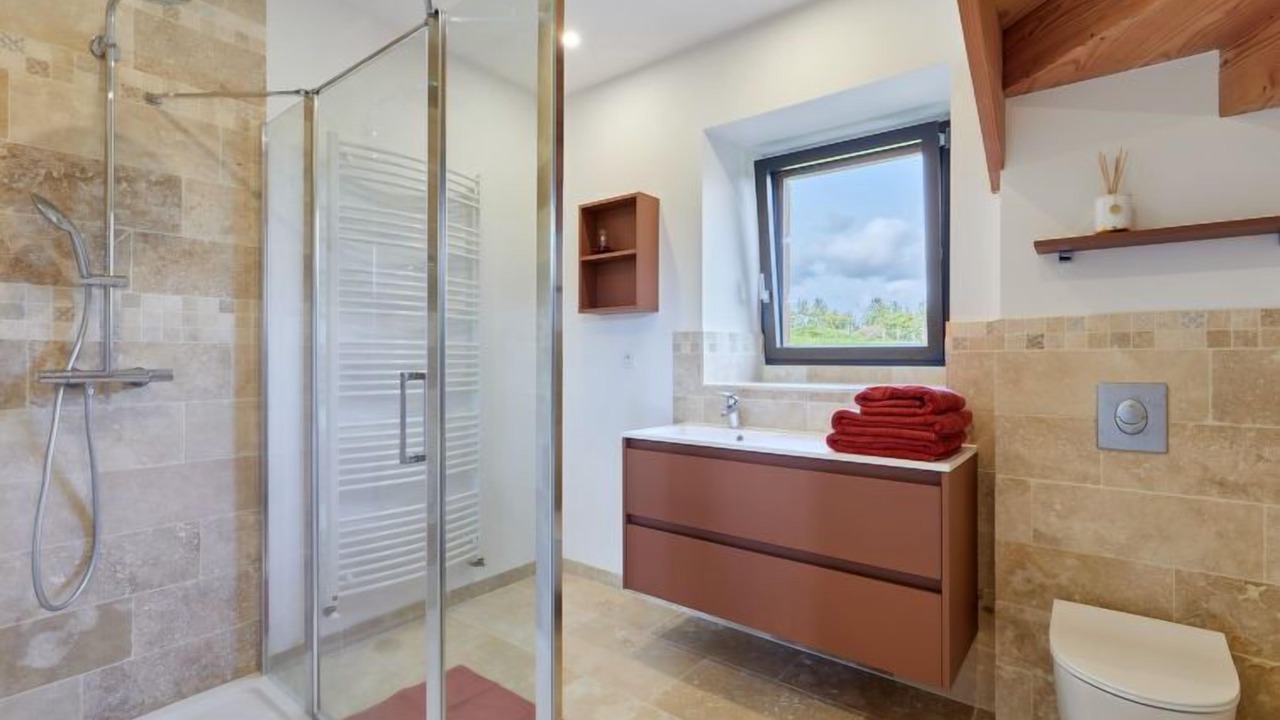 Photo of Bathroom in Saint-Aubin-de-Terregatte