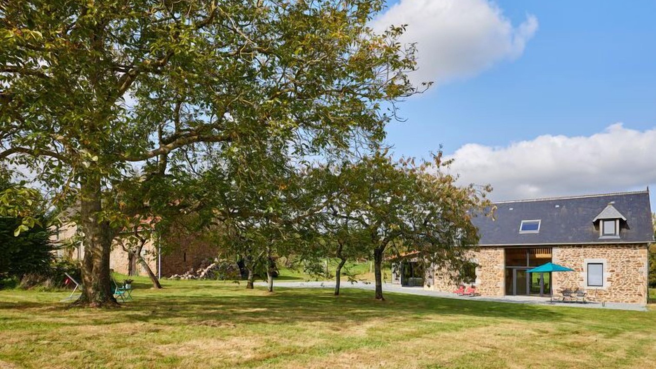 Photo of Outdoor in Saint-Aubin-de-Terregatte