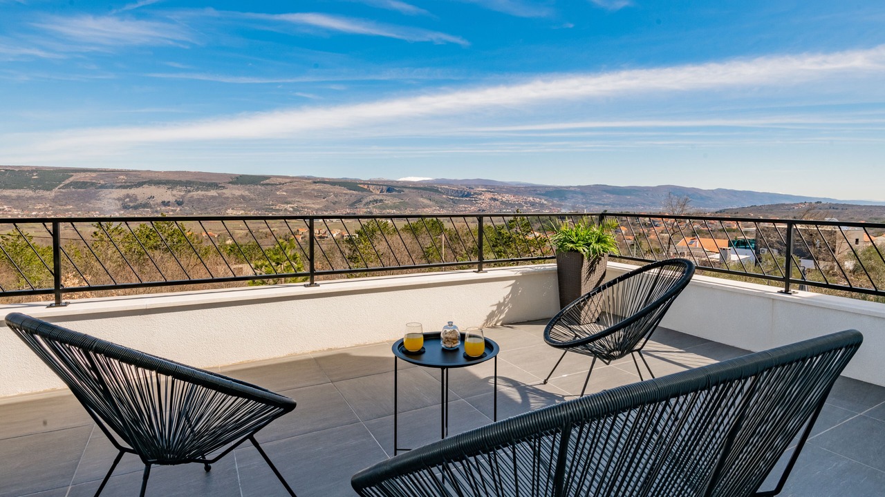 Photo of Patio Balcony in Grubine