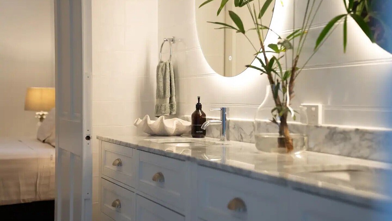 Photo of Bathroom in Oak Beach