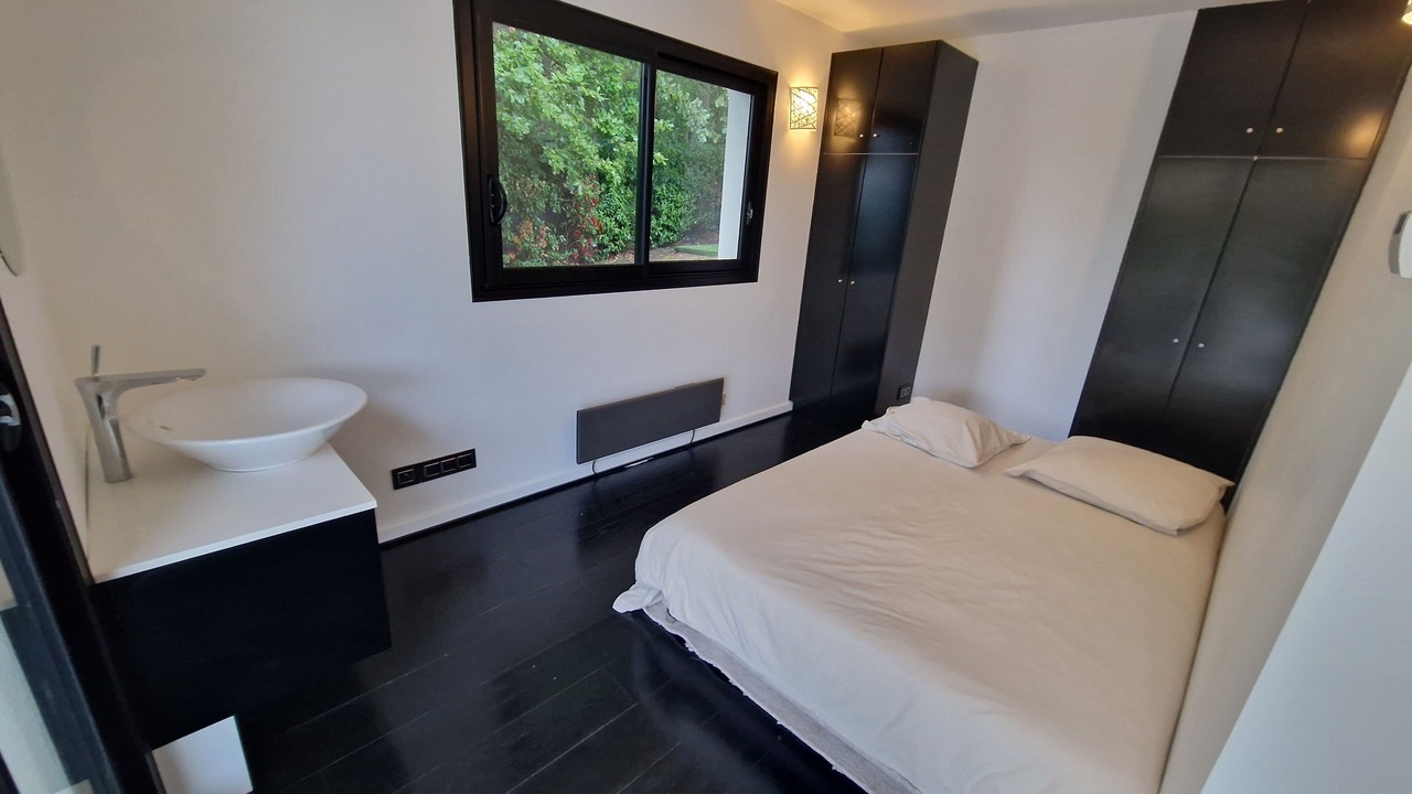 Photo of Bedroom in Saint-Nom-la-Breteche