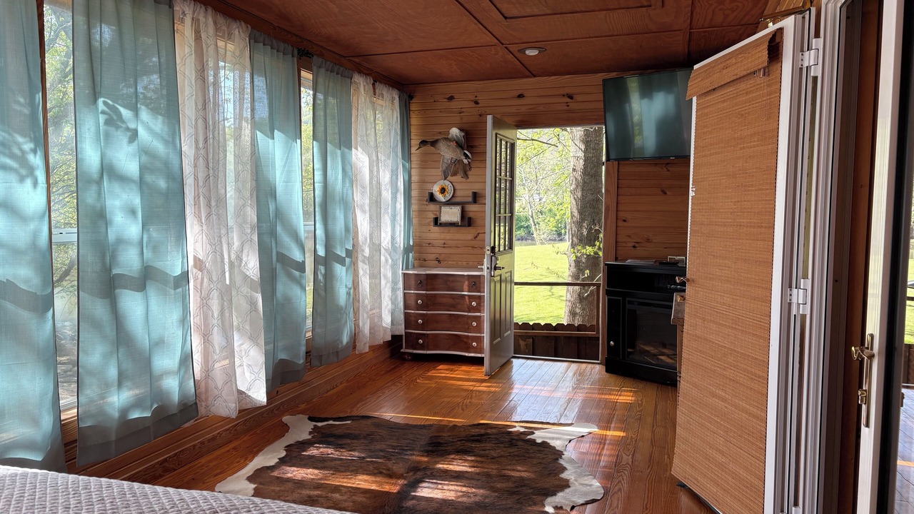 Photo of Bedroom in Pleasant Grove