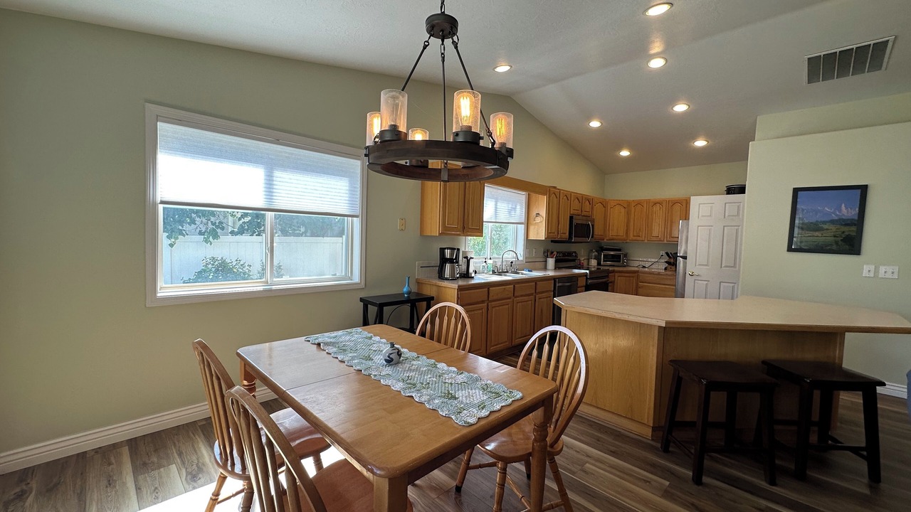 Photo of Others in Weiser