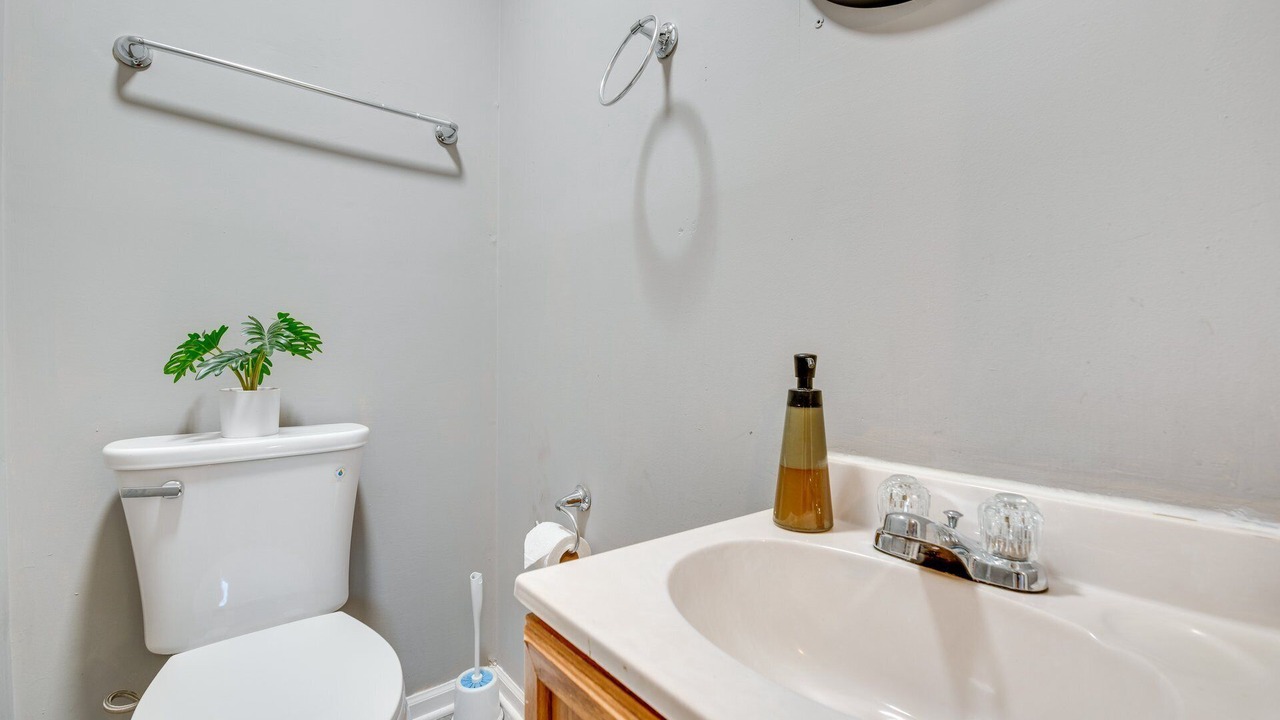 Photo of Bathroom in Cedartown