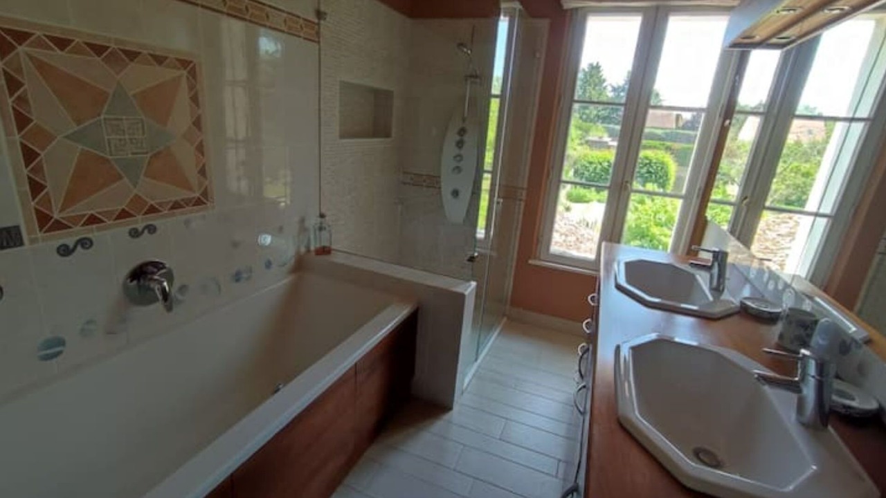 Photo of Bathroom in Richebourg