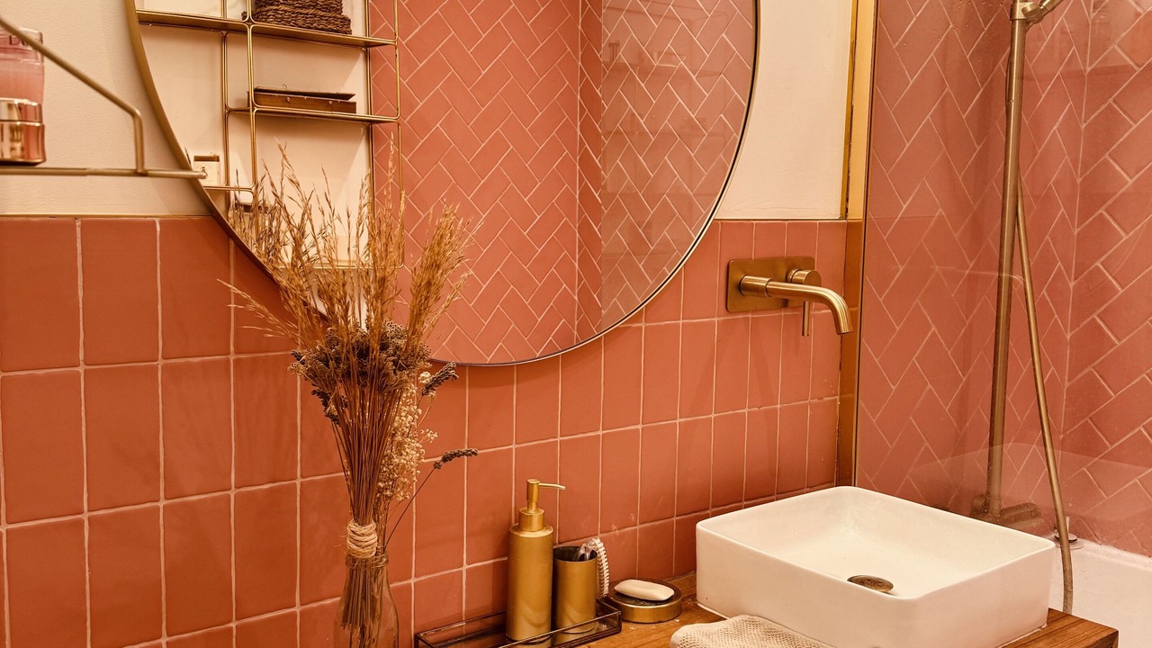 Photo of Bathroom in Quartier des Grandes-Carrieres