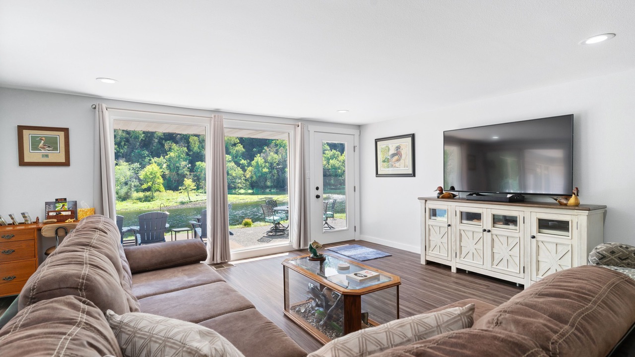 Photo of Livingroom in Lakeview