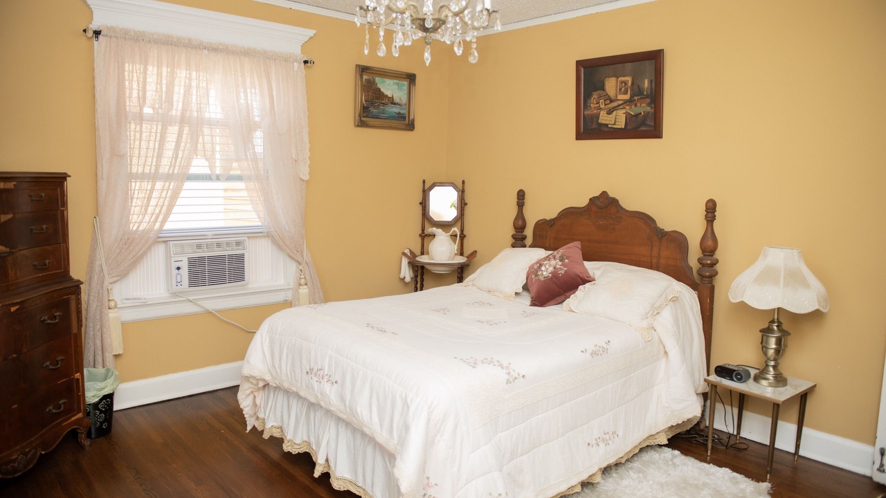 Photo of Bedroom in Tulsa