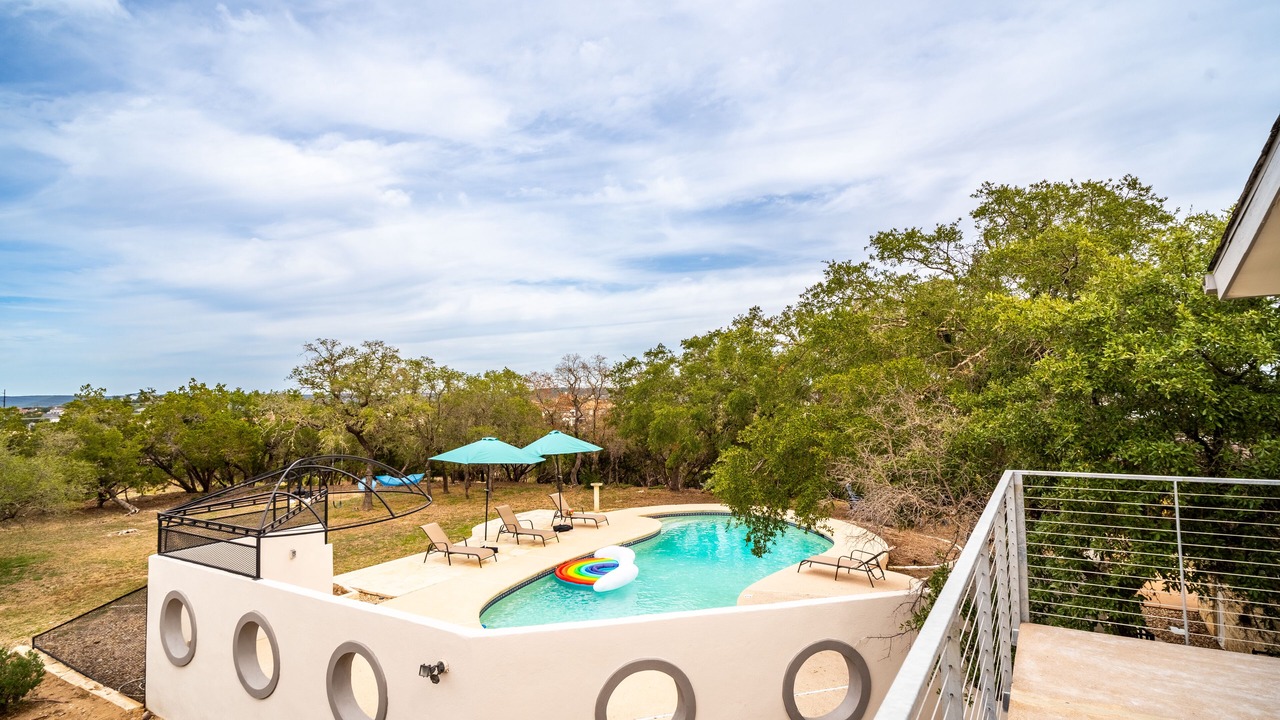 Photo of Outdoor in McNeil