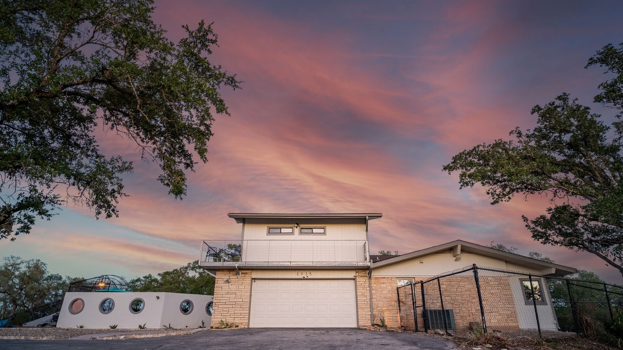 Photo of Outdoor in McNeil