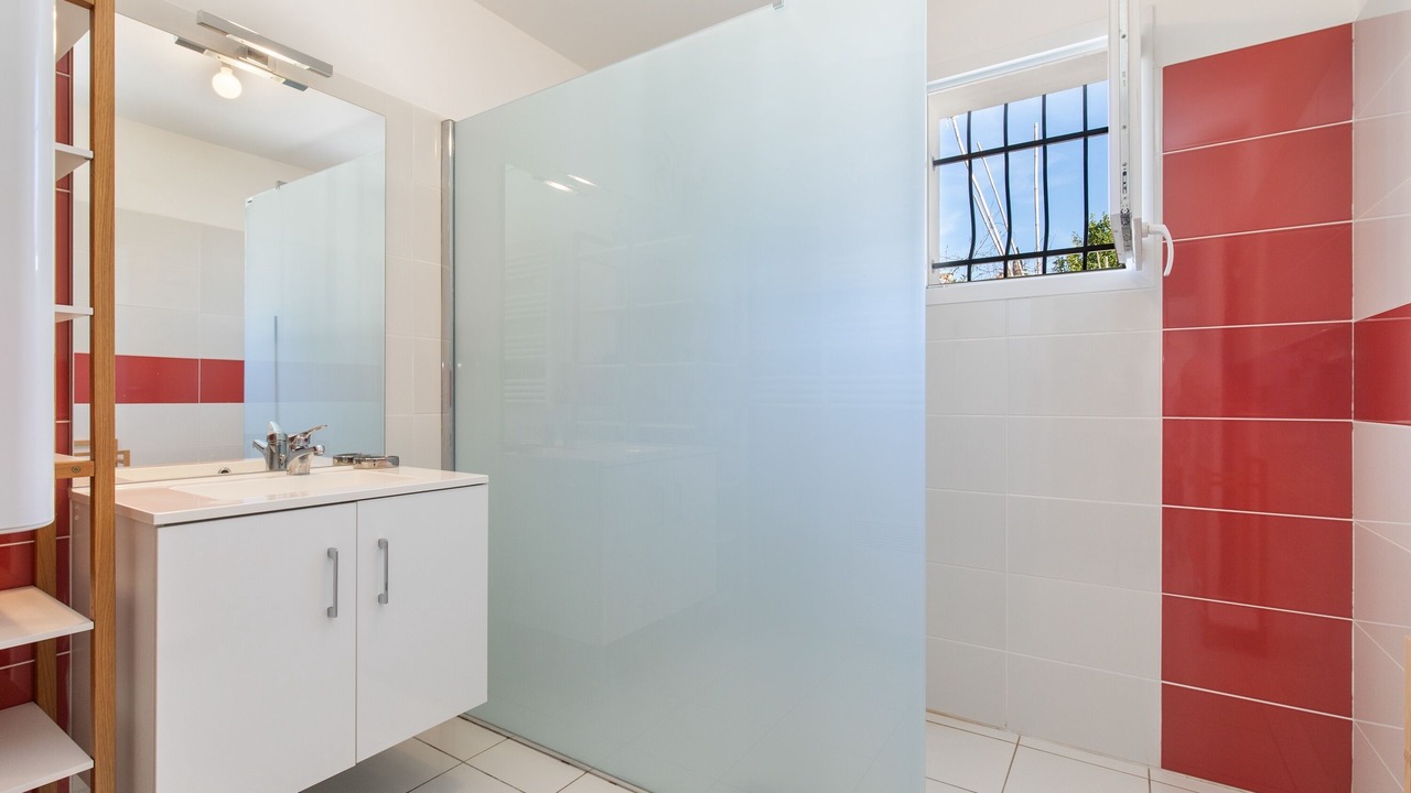 Photo of Bathroom in Vendres