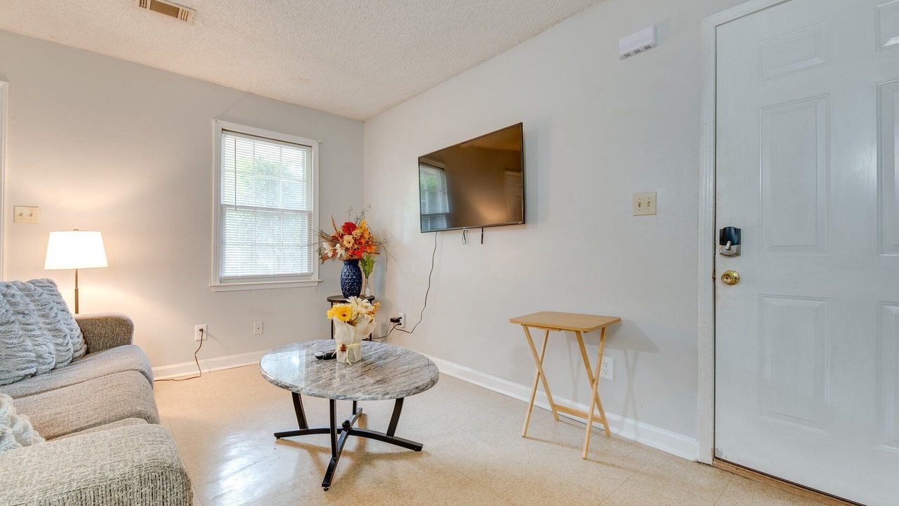 Photo of Livingroom in Cedartown