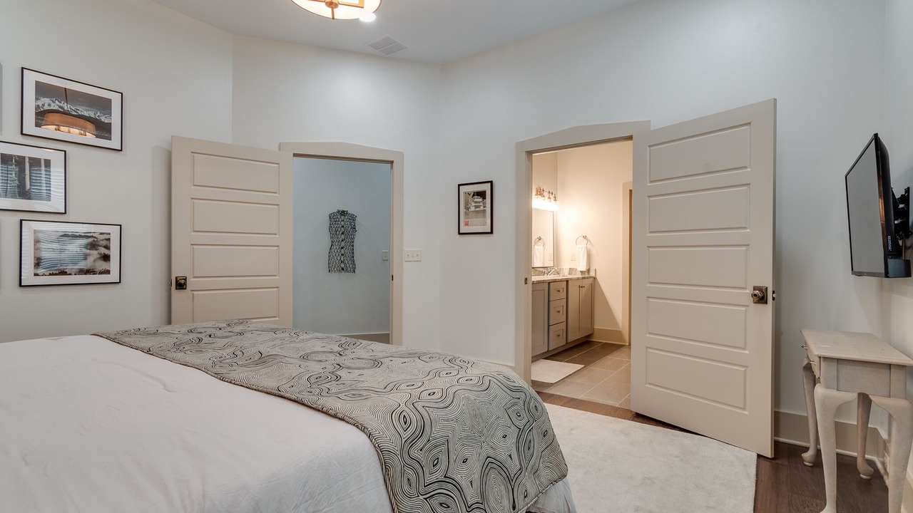Photo of Bedroom in Lenox