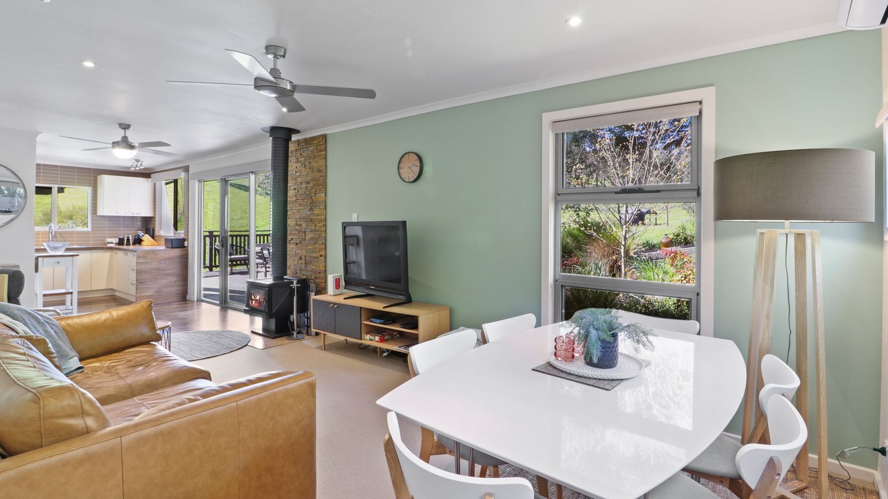 Photo of Livingroom in Goughs Bay