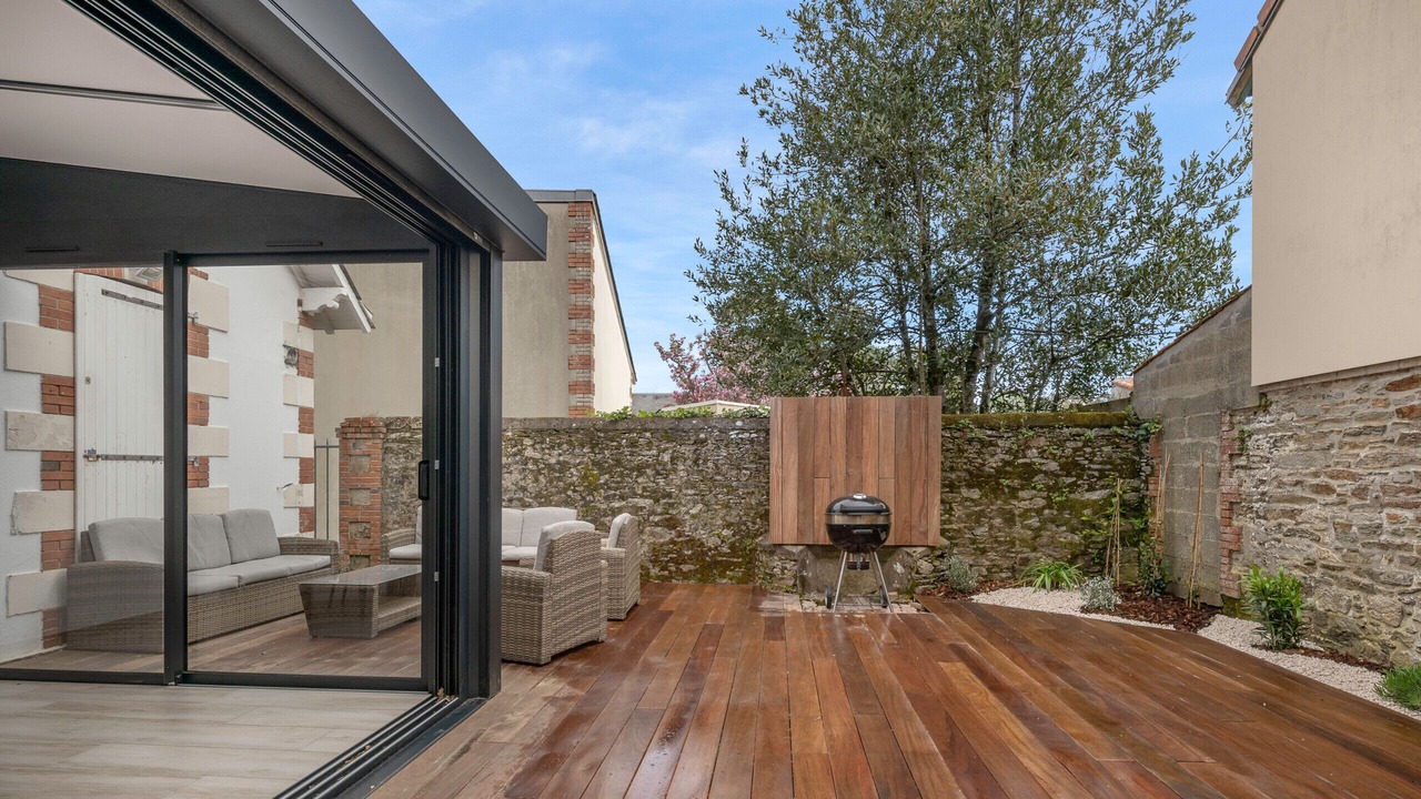 Photo of Patio Balcony in Saint-Michel-Chef-Chef