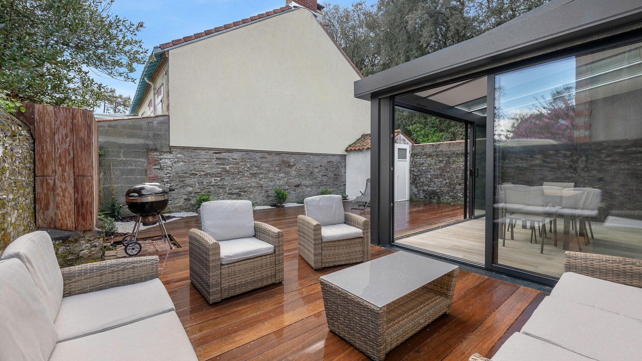 Photo of Patio Balcony in Saint-Michel-Chef-Chef